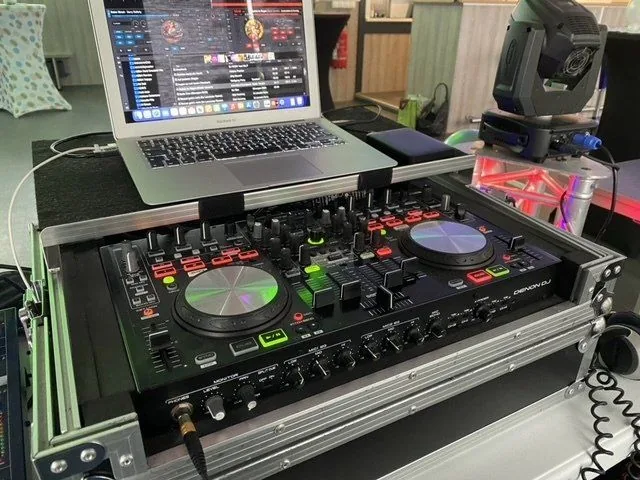 DJ Wolf-Dieter Nett Veranstaltung und Lichttechnik Foto 63